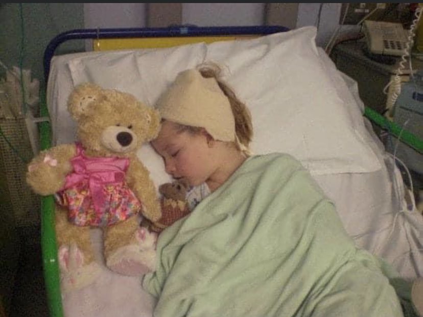 LottiePink1's tweet photo. 13 years ago today I had a brain tumour removed at @GreatOrmondSt and I was given a second chance at life! Forever thankful to all involved in my care and especially my two physiotherapists who inspired my dream that @UoW_Physio is helping me to achieve! 💗💗 https://t.co/pyUuOdUfDf