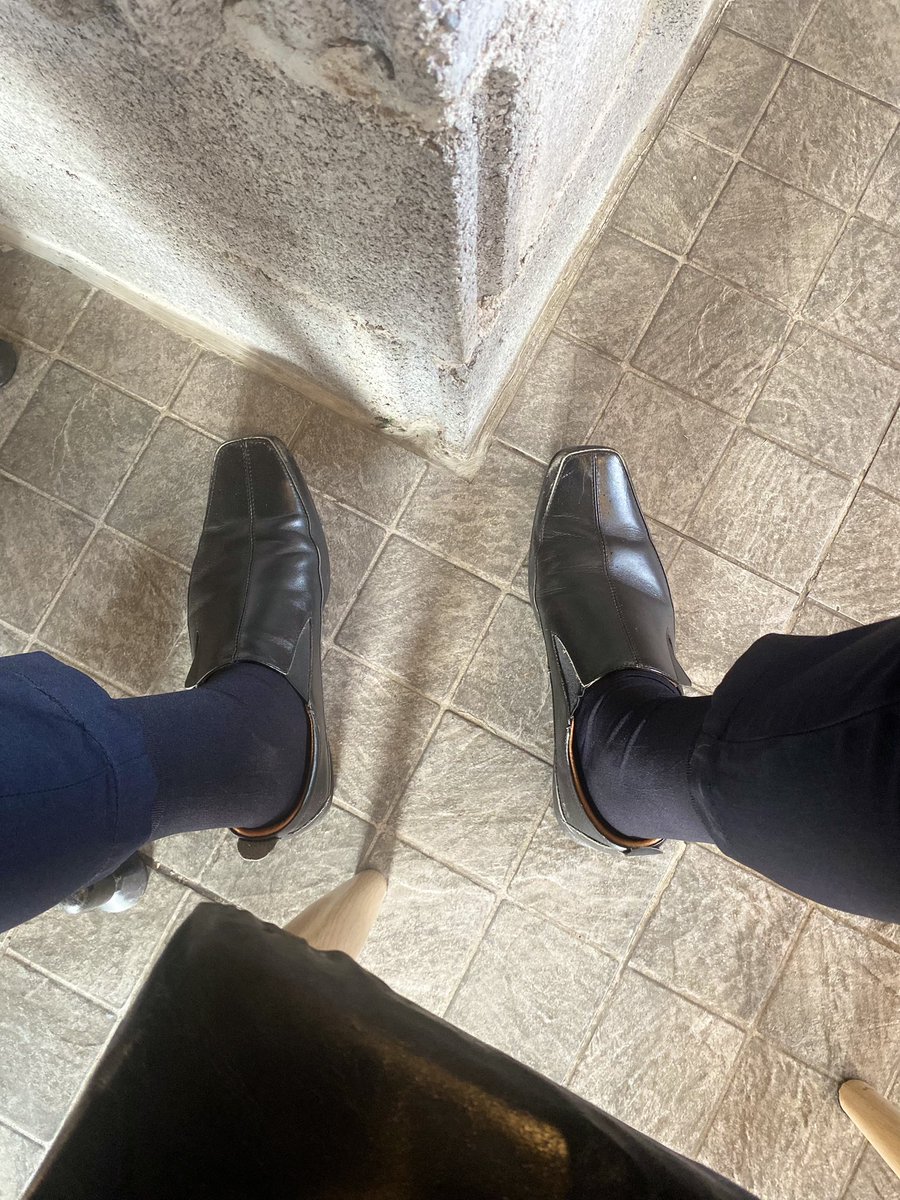 FavoriteSocks90's tweet photo. เลิกงานไหนกันครับ 🧦🧦 https://t.co/iBy6670BSL