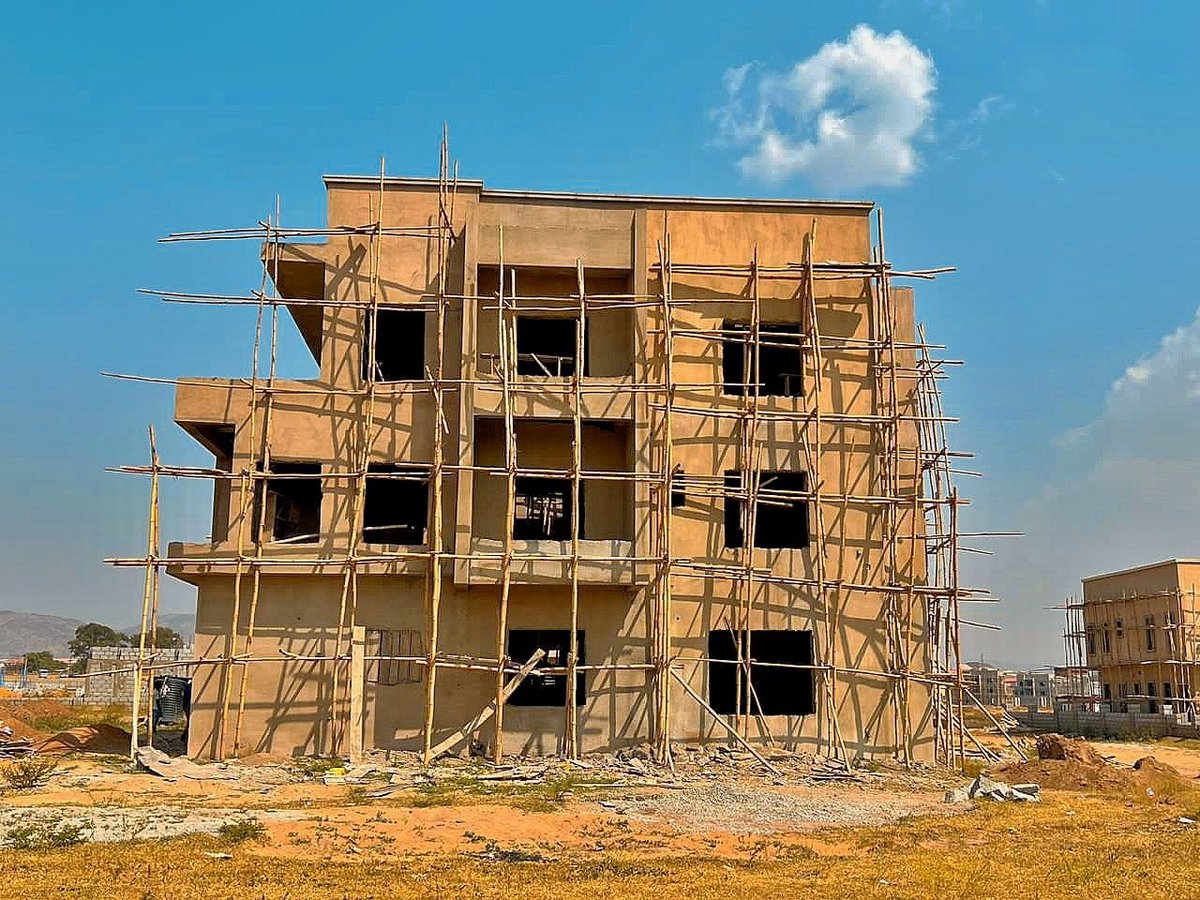 bakerind_'s tweet photo. Project Development Update!!!

Construction work on our units of 5-bedroom luxurious duplexes is almost done! Sales are exclusive and come with some amazing facilities around the vicinity. https://t.co/sVijDHd8iU