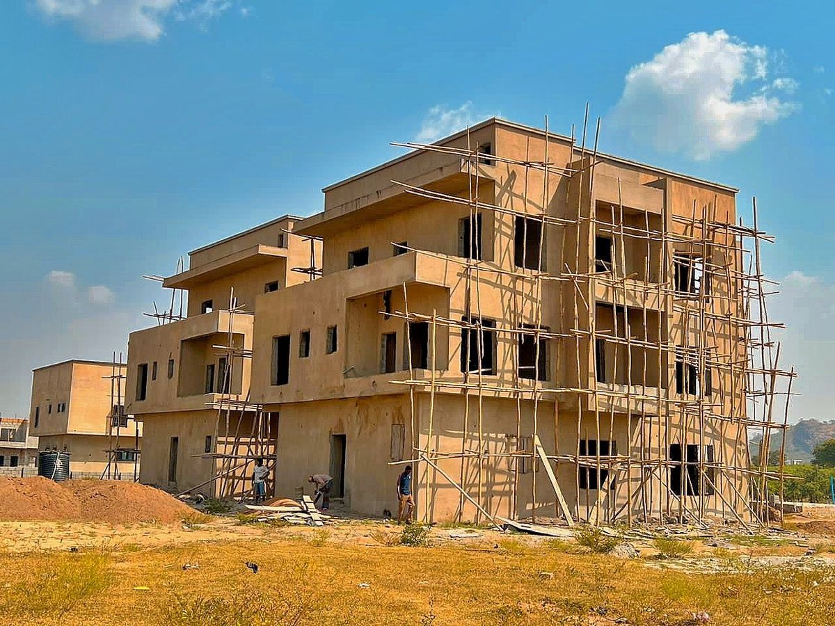 bakerind_'s tweet photo. Attractions:
- A pent suite
- Enormous balconies
- Library/reading room
- Large living room
- Spacious kitchen (20 sqm)
- Sizable space that can be converted into a bar

Stay tuned!

#duplex #duplexdesigns #duplexforsale #duplexforrent #explorepage✨ #explore #duplexinnigeria https://t.co/6kLFM1O2GI