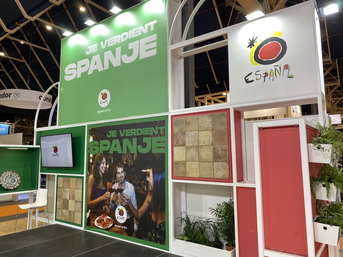 De #Vakdag op de Vakantiebeurs in de <a href="/jaarbeurs/">Jaarbeurs</a> is begonnen. 
We staan in hal 7 stand C006.

#JeVerdientSpanje #VisitSpain #Spanje #Soain #YouDeserveSpain