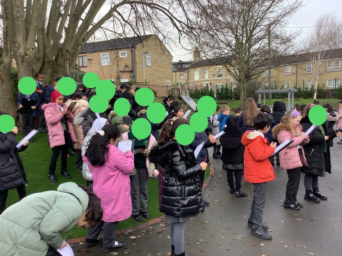 StStephens_CofE's tweet photo. Year 4 are looking at sound in science this half term. Today, we went on a sound walk around school to record all of the sounds we could hear in a loud area of the school compared to a quiet area of the school. #Year4Science #WeAreStStephens https://t.co/E43BvYiJng