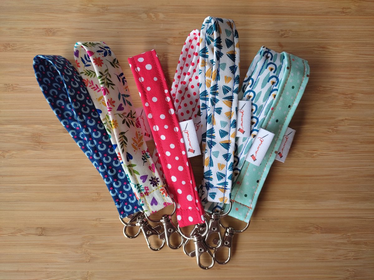 saumavel_'s tweet photo. Regals bonics per a persones boniques
#saumavel #fetamà #handmade
#clauer #regal #diy #ftm #cosirmola #filiagulla https://t.co/b1IdUvSOK7