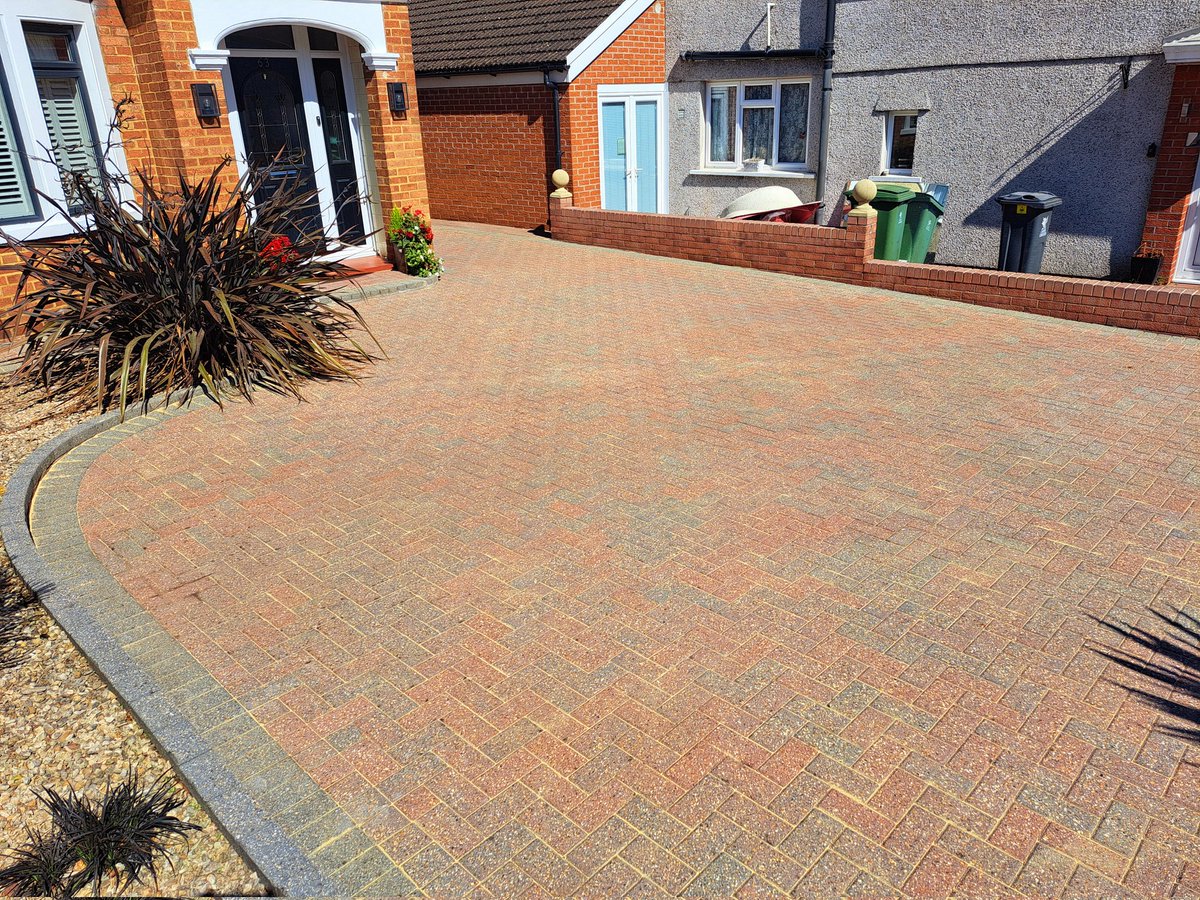 valejetclean's tweet photo. Welcome to another season of #Pressurewashing 
For your own free no-obligation quotation just get in touch and we'll be happy to visit at a convenient time for you

Tel 02920 700571 or 07767 310628 

#Valejetclean 
#Jetwashing 
#Cardiff 
#Penarth 
#ValeofGlamorgan https://t.co/fHT4jSPoYO