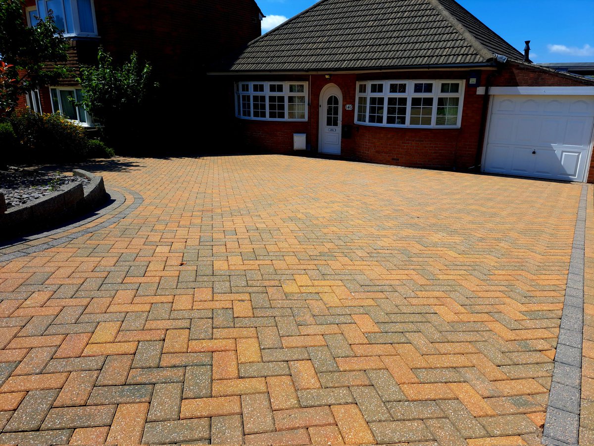 valejetclean's tweet photo. Welcome to another season of #Pressurewashing 
For your own free no-obligation quotation just get in touch and we'll be happy to visit at a convenient time for you

Tel 02920 700571 or 07767 310628 

#Valejetclean 
#Jetwashing 
#Cardiff 
#Penarth 
#ValeofGlamorgan https://t.co/fHT4jSPoYO