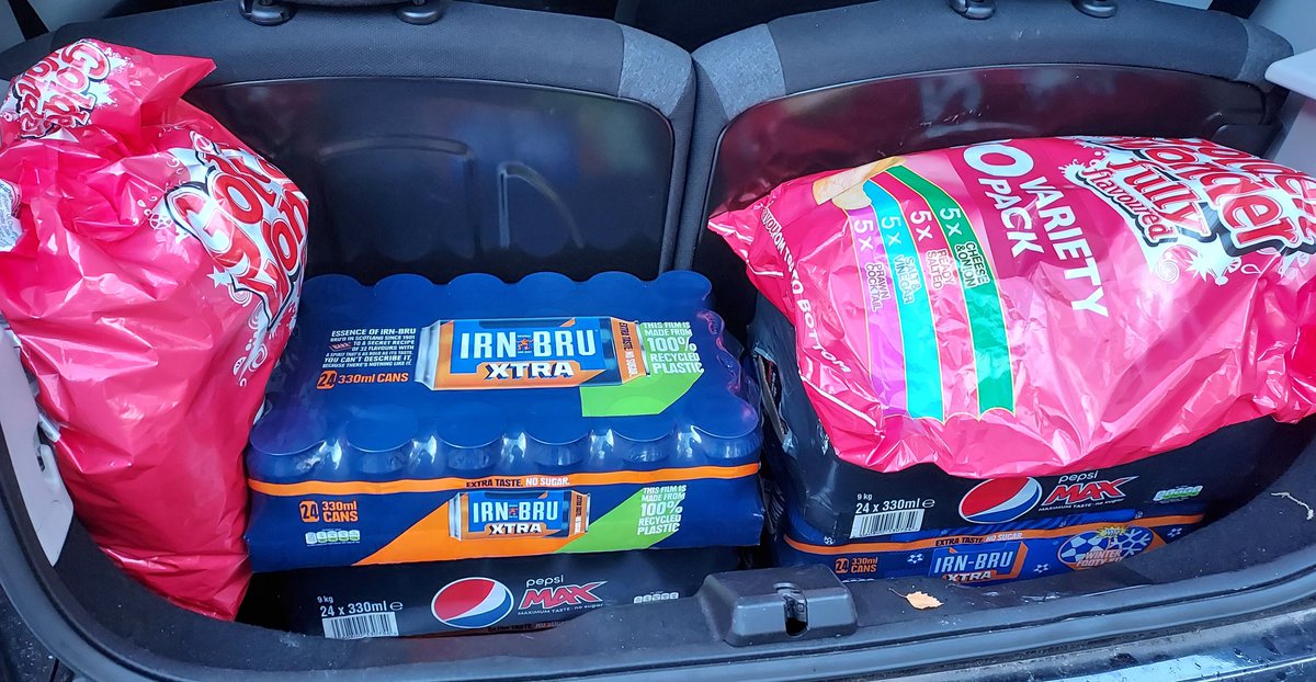 OldParishCors's tweet photo. My wee car boot is full of fizz and crisps again which means @CraigmountHS Toastie Thursday returns tomorrow after the Christmas break https://t.co/ILkkZAp6FI