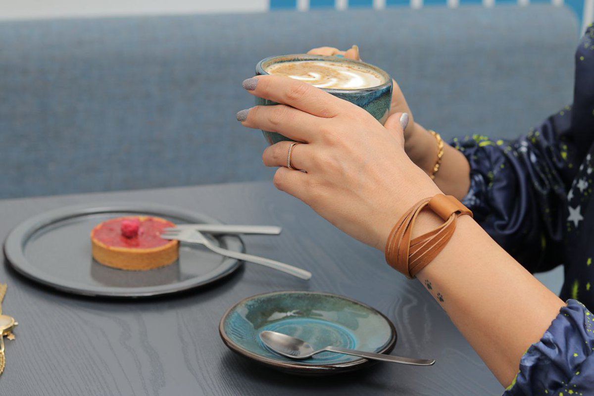 Arashleatherbag's tweet photo. New Fashionable Bracelet
We have a unique collection of genuine camel leather bracelets. These bracelets are unisex and you can choose a beautiful and unique bracelet with any taste. Of course, these bracelets are also very suitable for gifts.

#ARASHleather #Dubai #handmadegift https://t.co/QrWWtVdCVn