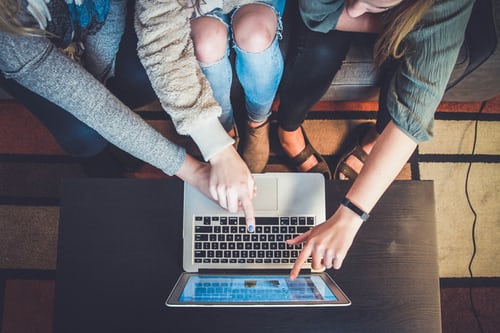 2aspirelearning's tweet photo. Need to refresh your digital skills? Whether a beginner or wanting to brush up your skills to move on in your career there are workshop and courses waiting for you. Select Information and Technology on our 2aspire website to find out https://t.co/x2J2cFkQHC
 #2aspire https://t.co/pGNqizPvxq