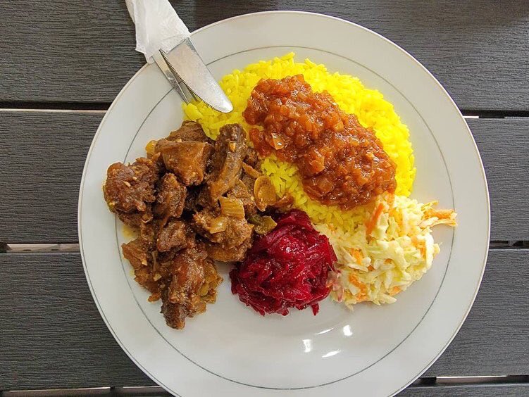 VisokaKitchen's tweet image. And we back!!!! Back to serving you the best of local cuisine #traditionalfood the best of its kind. You know it, we got it!!! Why not come through. Grab that healthy local meal by the #palletfence in #Minestone #Francistown #KwagaMavis #VisokaKitchen