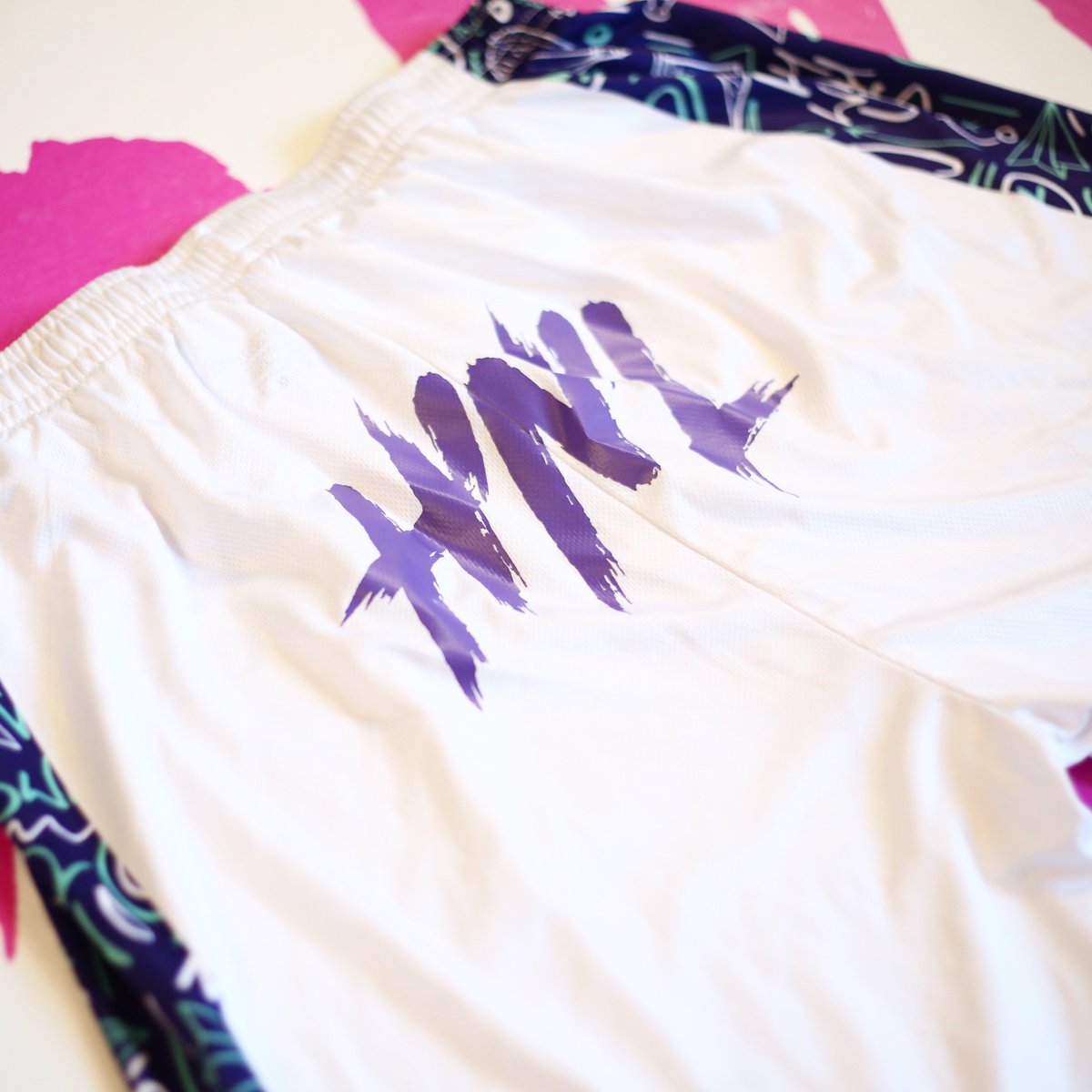 Let’s do this then. 

To celebrate 3K followers I’m giving away 1 home &amp; 1 away pair (XL) of official BBL <a href="/BristolFlyers/">Bristol Flyers</a> x H’n’L shorts!

Also 2 x £25 gift cards!

Instructions;
1) Follow Me
2) Like &amp; RT this tweet
D) Tag 3 friends in the replies!

Runs until 23:59 Friday!