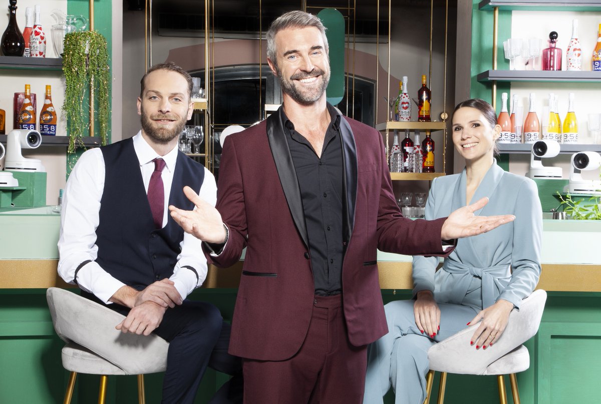DiscoveryItalia's tweet photo. #ascoltitv: su @realtimetvit bene #PrimoAppuntamento con 405.000amr💘A seguire per #IlPrincipeHarry #Lintervista punte di 344.000amr. Su @nove continua il successo di #CashOrTrash con picchi di 700.000amr🔥 #Nove #9canale naz nelle 24h. Su #Giallo #Grantchester segna 307.000amr🕵️ https://t.co/JlA0bJ0aEA