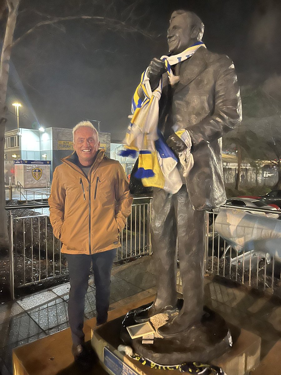 Jeff_Reinebold's tweet photo. SURE DID IT WAS AMAZING! WHAT AN EXPERIENCE! @LUFC WERE FANTASTIC HOSTS! #MOT #DIRTYLEEDS https://t.co/xw5Z8Gq2LM