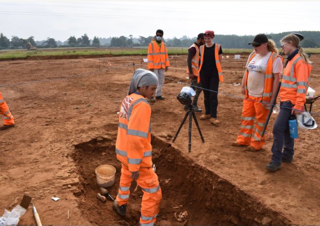 GiselleKiraly's tweet photo. Amazing site to be a part of. 2000 year old flowers, Bronze Age barrow with empty urns, and some of the best people you could ever work with. #Overstone @MOLArchaeology

Read more: https://t.co/oUizkEnHA5 https://t.co/Wbwy8r1zw0
