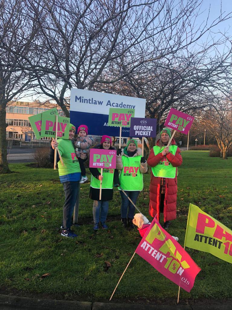 AbdnshireEIS's tweet photo. Striking images of @EISUnion  members from across Aberdeenshire https://t.co/cMXZmNKPkI