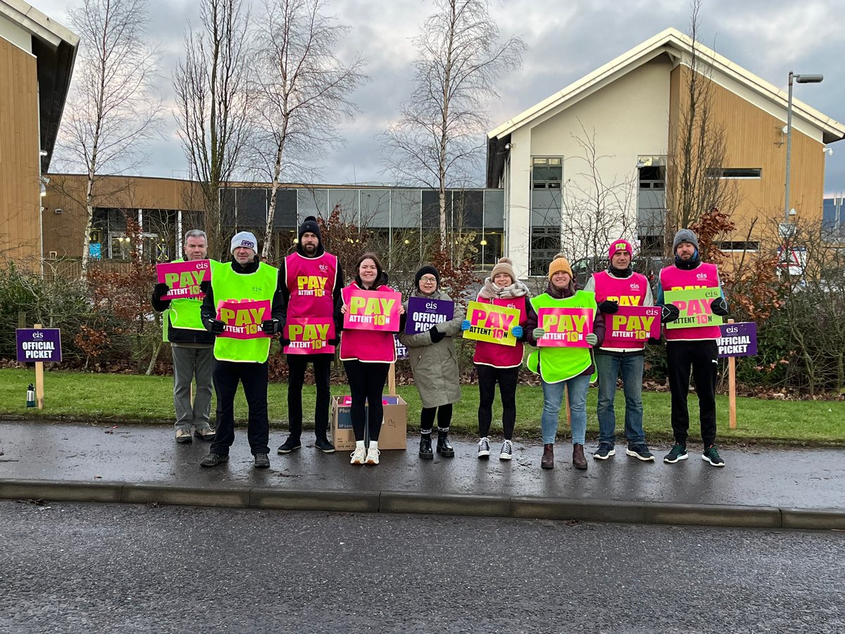 AbdnshireEIS's tweet photo. Striking images of @EISUnion  members from across Aberdeenshire https://t.co/cMXZmNKPkI