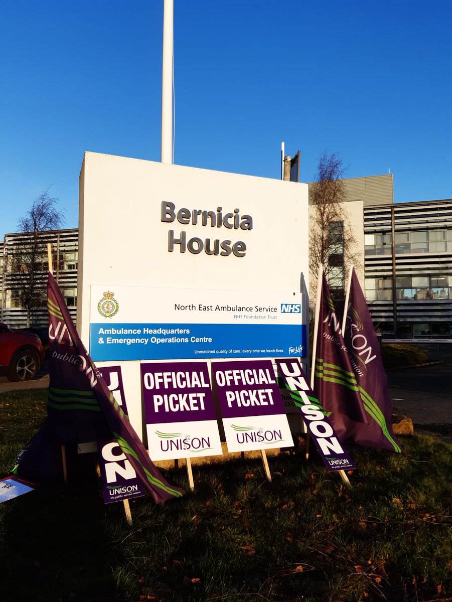 NorthernUNISON's tweet photo. Members all set up and ready for strike action at NEAS HQ #PutNHSPayRight https://t.co/rtPfrdCEI1