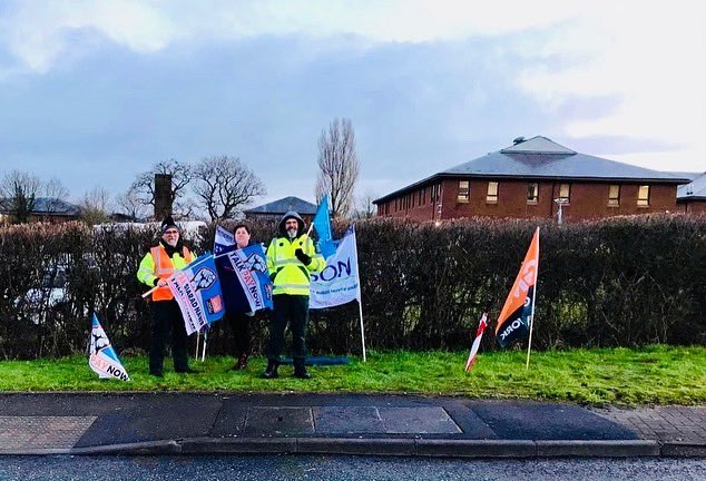 UNISONCarms's tweet photo. Carmarthenshire County Unison Branch supporting our comrades from @GMB_union Welsh Ambulance picket line outside Dyfed Powys Police HQ in Carmarthen this morning. @UNISONWales @SwanseaTCouncil @unisontheunion @walestuc https://t.co/jtm8COEfkM