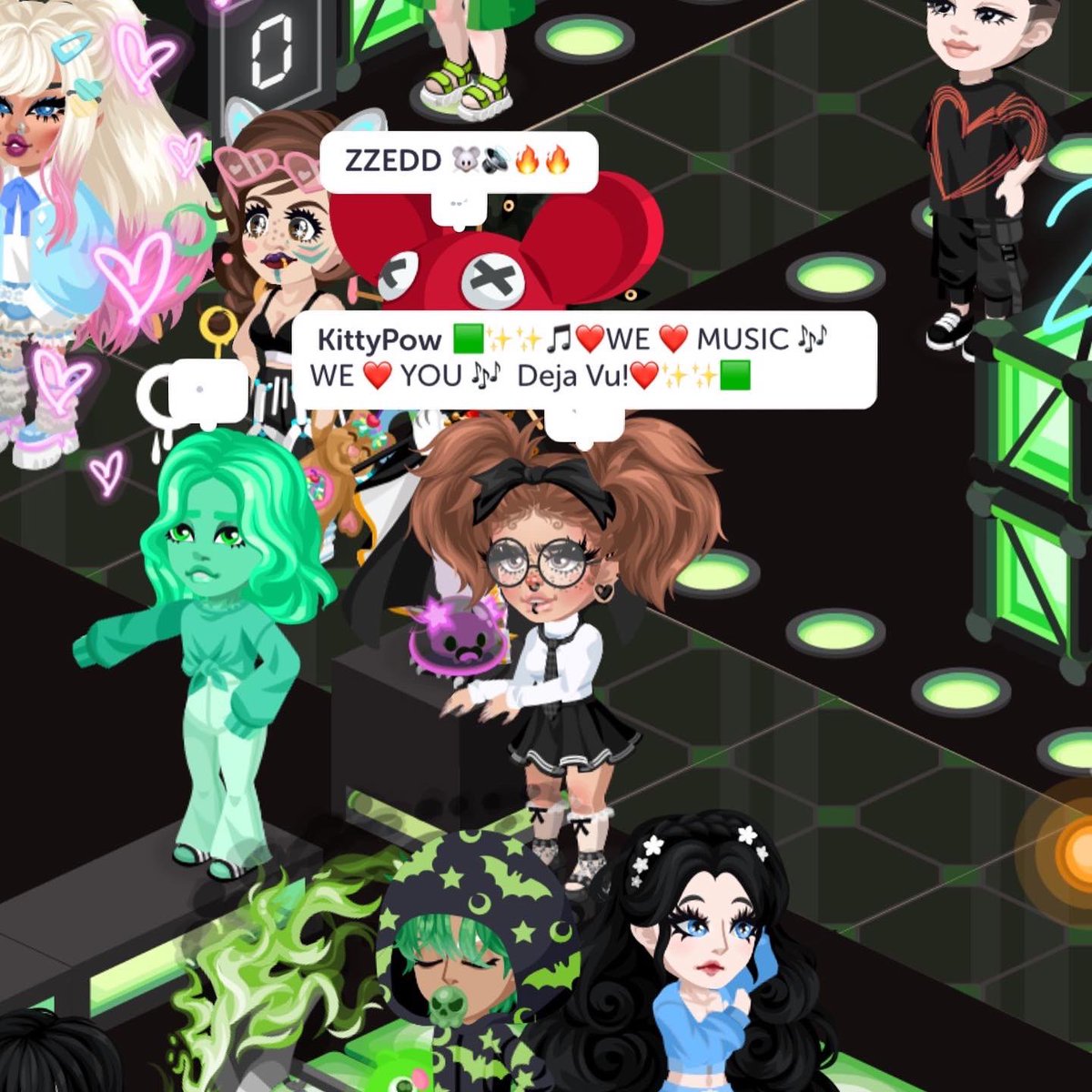 hexofo_'s tweet photo. We received very special visitors from #DEJAVU 🔥 #HEXOFO makes great parties in French HR💥
Support our DJ Jeebee84 in @HighriseApp 💚 #ZZEDD #KittyPow https://t.co/UdODOXClvF