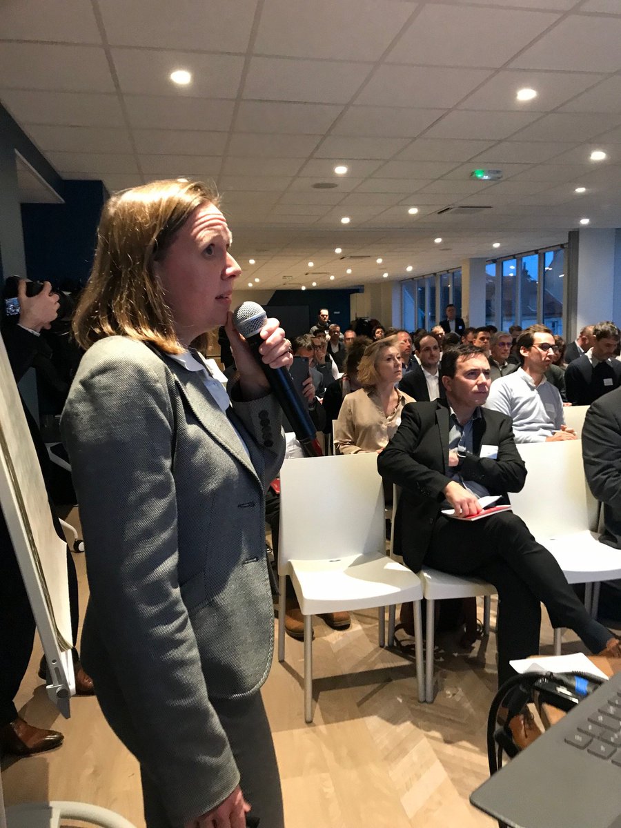 UARFCLAB's tweet photo. Dr. Daniela Chrenko - @FemtoSt a représenté le #FCLAB au #PVF Tech Days à Dijon le 10 Janvier sur les " Perspectives d'évolution des Piles à Combustible" et en participant à une table ronde avec @forviagroup, @Elonroad, @Liebherr, @LohrGroup. https://t.co/omXFmjTDt6