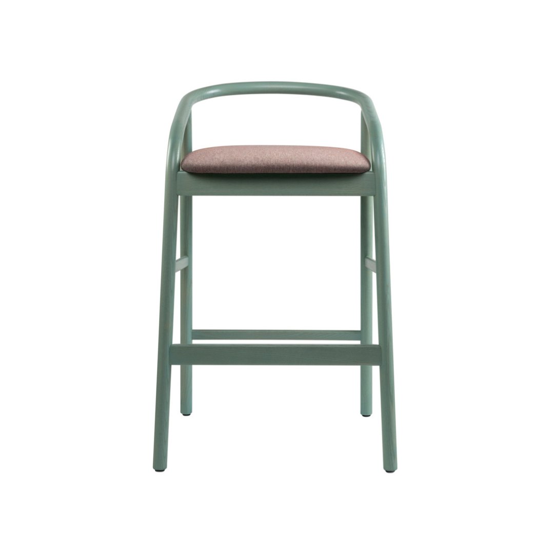 InsideOutLtd's tweet photo. ♻️Eco-friendly!♻️The chic Adeline bar stool combines functionality, timeless aesthetics, and sustainable materials. It is a piece that will easily adapt to different interiors.
#contractfurniture #commercialfurniture #sustainablefurniture #fscwood #ecofriendlyfurniture https://t.co/oLVnd9sN5Y
