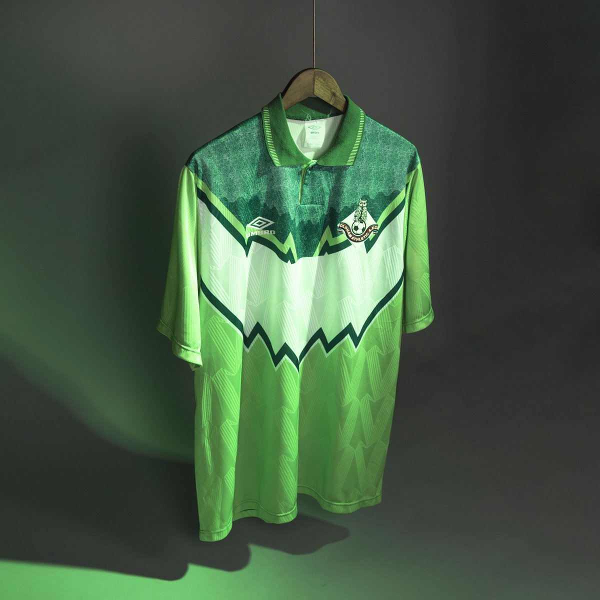 classicshirts's tweet image. Oldham Athletic 1991 Away by Umbro 🤩

Dropping on the site tomorrow in a size XL.