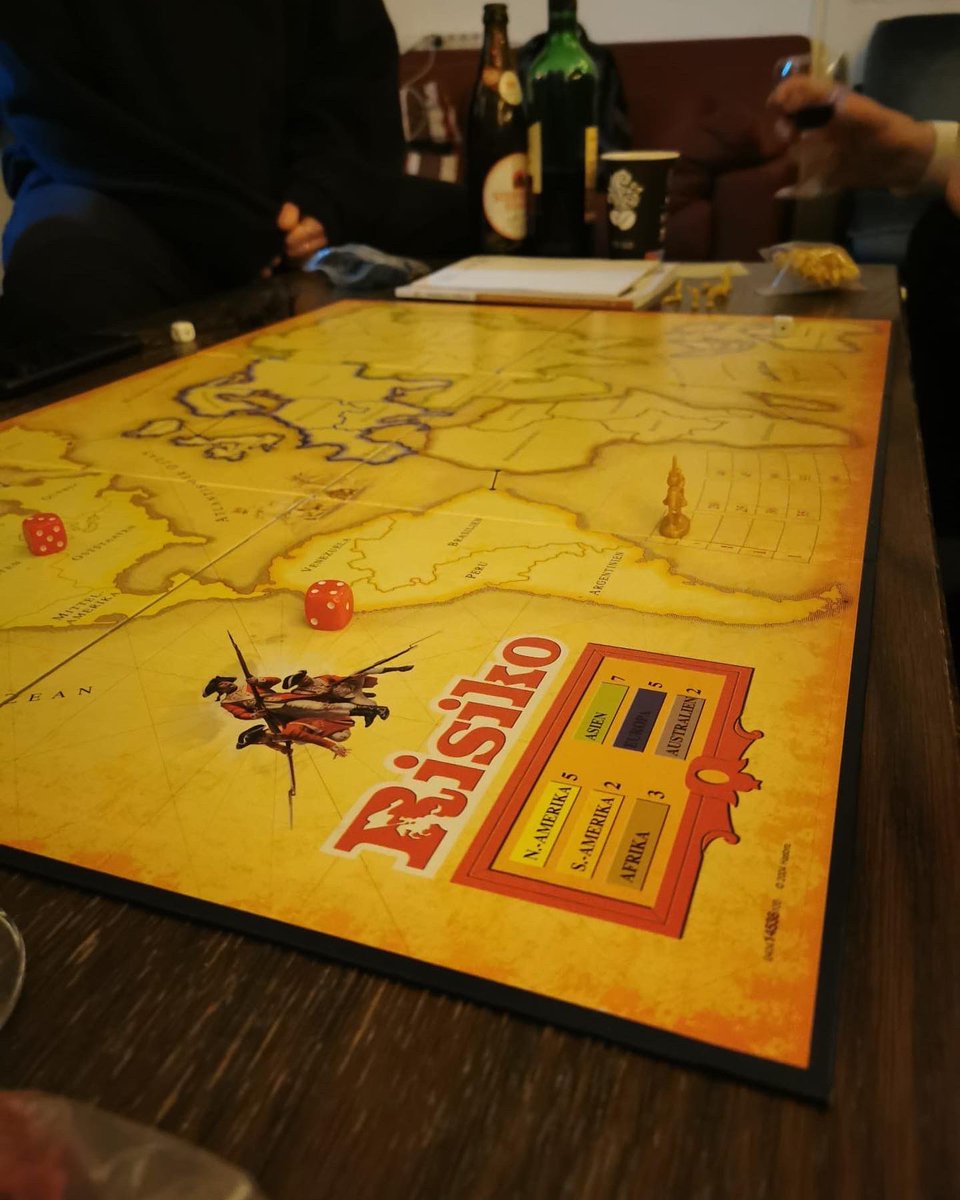 fsi_fu's tweet photo. Ein paar Eindrücke von unserem Spieleabend ☺️ https://t.co/jvZmVkSjLM