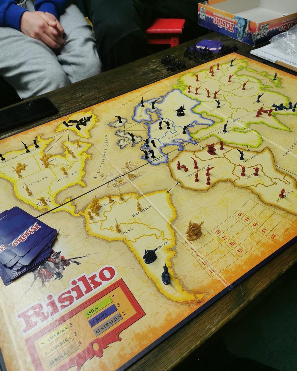 fsi_fu's tweet photo. Ein paar Eindrücke von unserem Spieleabend ☺️ https://t.co/jvZmVkSjLM