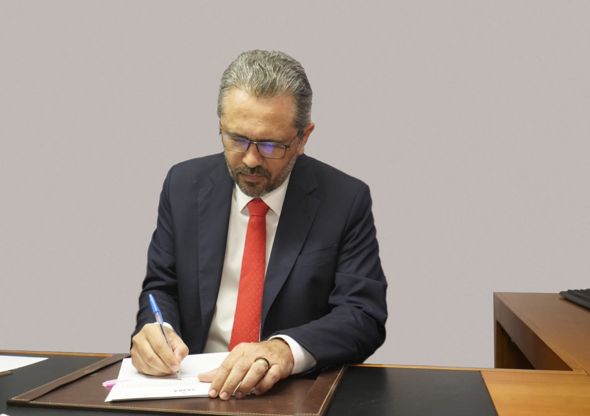 Enviei ontem ofício à ministra do Meio Ambiente, <a href="/MarinaSilva/">Marina Silva</a>, solicitando a suspensão do edital de concorrência que prevê a concessão do Parque Nacional de Jericoacoara à iniciativa privada, publicado em dezembro de 2022 pela gestão anterior do Governo Federal.