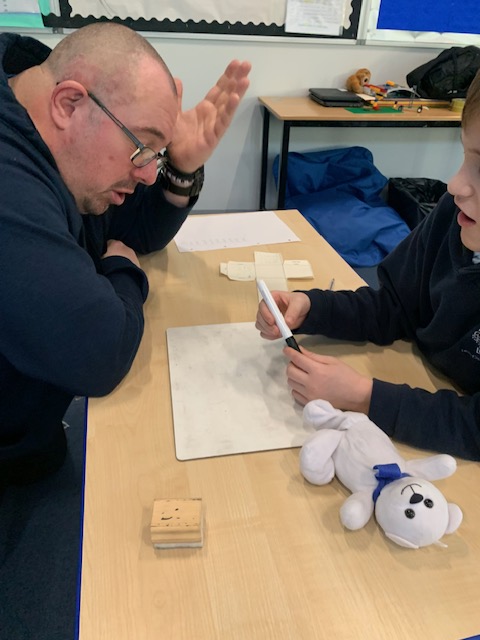 WillowBank_Sch's tweet photo. KS2 #PSD Pupils talked about how to make new #friends and how it can be hard to make new friends. Pupils created a #questioncube that they could ask someone to break the ice, as well as developing their #finemotor and verbal #communication skills. https://t.co/GO9JYB5dCJ