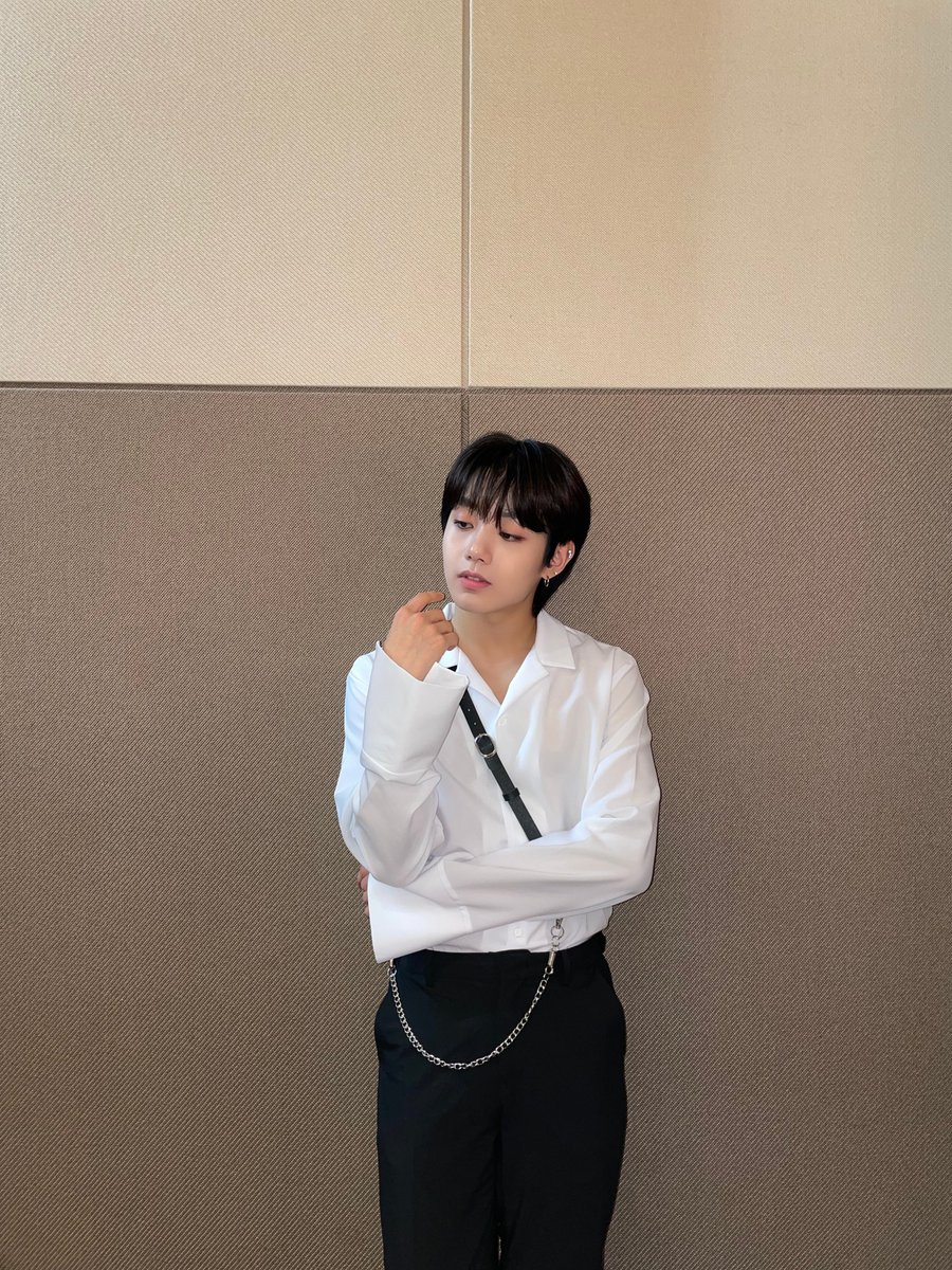 TRENDZ_OFFCL's tweet photo. [#하빛]

프렌드지는 제가 지켜줄게요🖤

#FROM_TRENDZ #TO_FRIENDZ #TRENDZ #트렌드지 #하.수.선 #프지의보디가드 #프지옆에만 #꼬옥 #붙어있어야징 https://t.co/V28kHsrtdo