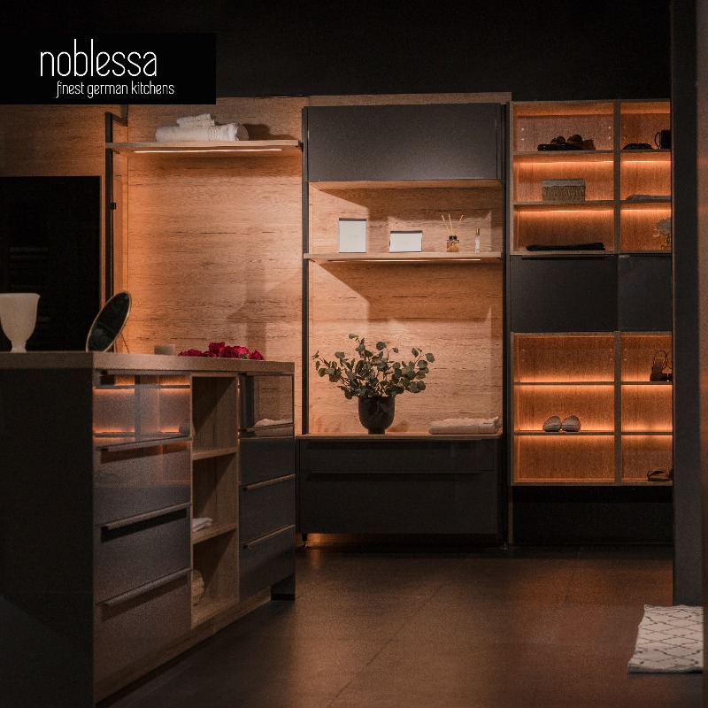 Noblessa_gcc's tweet photo. وحدات إضاءة ذكية تمنح ديكور مطبخك دفء ورقي

#noblessa