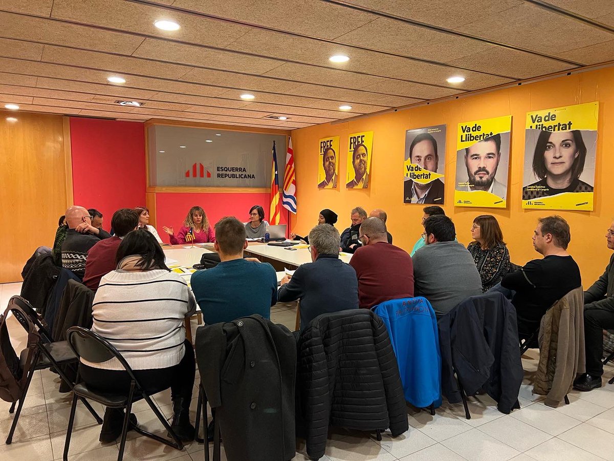 ERCAnoia's tweet photo. 🟡Ahir els municipis de més de 3000 habitants de l’Anoia ens vàrem reunir per calendaritzar les properes #EleccionsMunicipals d’aquest any. Seguim treballant per liderar el projecte de cada un dels nostres municipis.
#EM23 #28M2023 #Anoia https://t.co/emth92GKtA