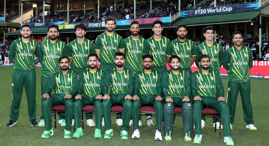 badizaman007's tweet photo. کیا نائب کپتان کو کپتان کے برابر نہیں بیٹھنا چاہیے تھا پہلے تو ایسا ہی ہوتا تھا۔۔خود دیکھ لیں
@TheRealPCB https://t.co/FSQ1XyCTFt