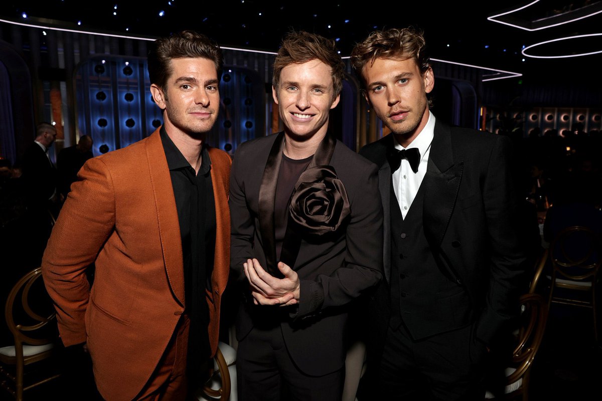 aGarfieldPL's tweet photo. Andrew i Eddie Redmayne  oraz Austin Butler podczas #GoldenGlobes https://t.co/o9xUZ47Fv5