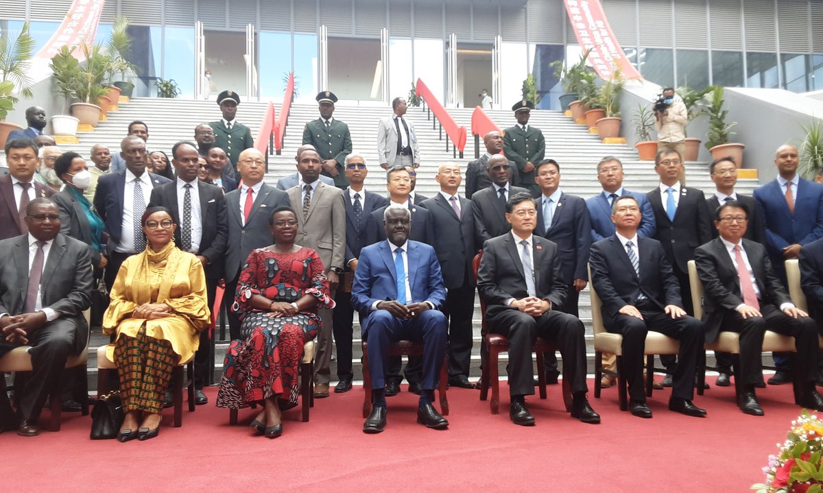 fanatelevision's tweet photo. #Chinese FM Qin Gang, #AU Commission Chairperson Moussa Faki Mahmat inaugurate the Africa CDC HQ in #AddisAbaba https://t.co/IHCXoWLaQc https://t.co/L58PdAWlBo