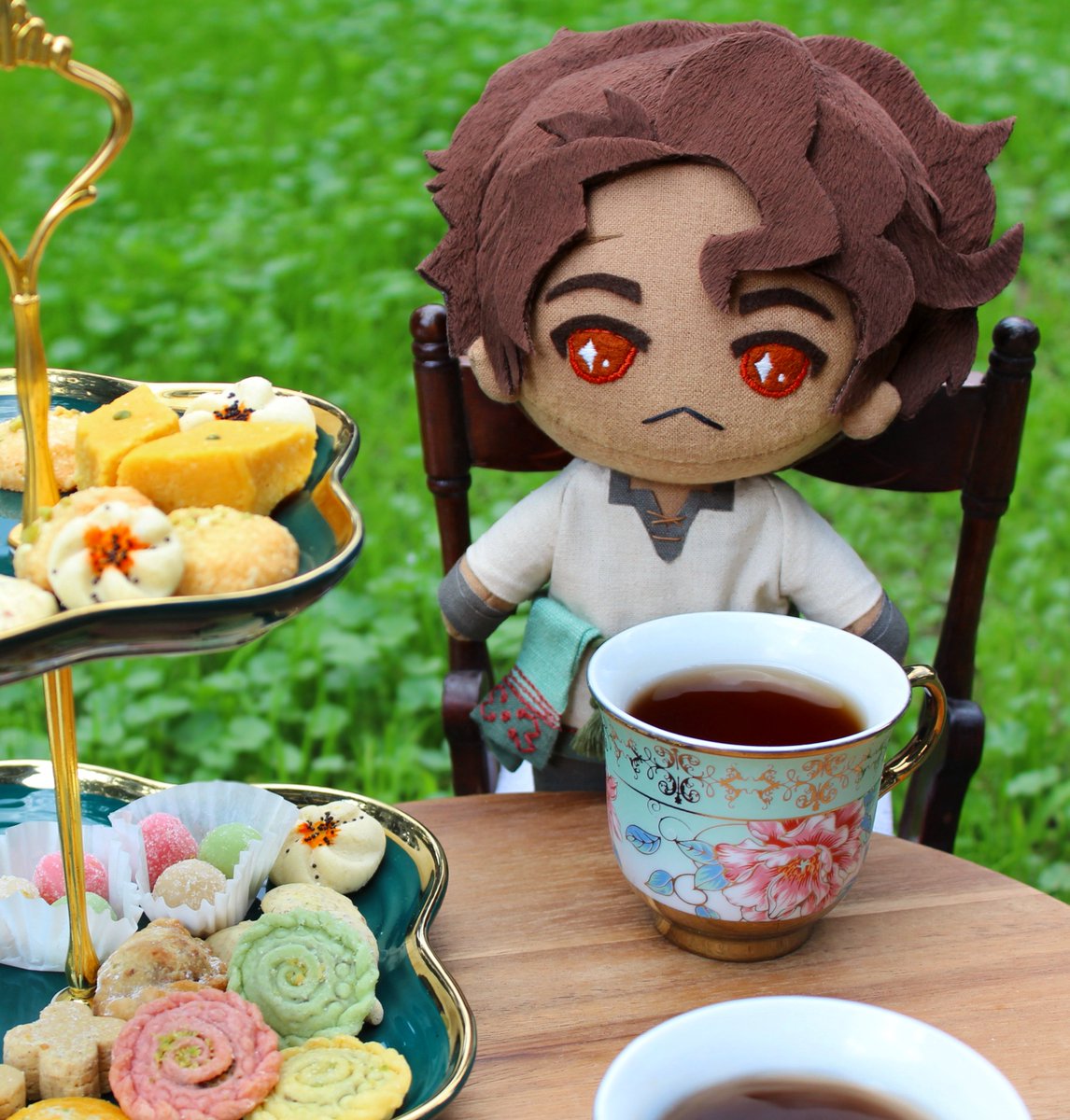 The tea is hot and the snacks delectable: Cyril is ready to have a perfect tea time! Don't miss out on your chance to voice your support for this cute little guy and partake in a tea party with him. Vote for Cyril this CYL! 

vote7.campaigns.fire-emblem-heroes.com/en_us