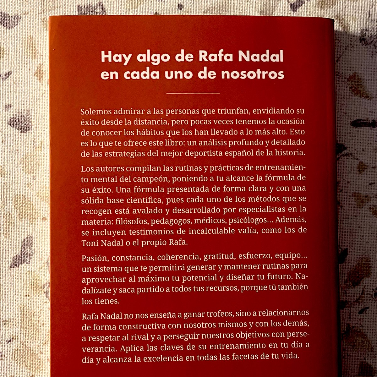 📙 ¡NADALÍZATE! Qué libro tan necesario e inspirador. La fórmula para sacar el Rafa que llevamos dentro.

☝️Voy a sortear UN ejemplar. ¿Qué tenéis que hacer?

- RT este tweet
- Follow a <a href="/Alienta/">Alienta Editorial</a> y <a href="/fermurciego/">Fernando Murciego</a> 

🥳 ¡El lunes anunciaré el ganador. ¡Mucha suerte!