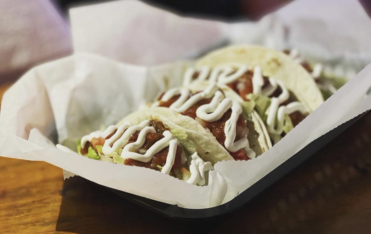 JoshNoftz's tweet photo. “Best tacos in Tampa!” 
- literally everyone
#TacoTuesday  #JTsRoadhouse
🌮🌮🌮🌮
4 loaded tacos for 6 bucks?! 🤯🥵 https://t.co/pboN0diNn9