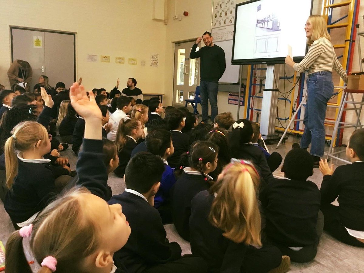 RightUpRStreet's tweet photo. #ArtinBalbyBridge ๐คฉ We are so excited to have kickstarted our #Space2Create work with a visit to @AtlasAcademy1 on the Balby Bridge Estate this morning. We were awarded the #Space2Create Grant, extending our existing commitment to working with the estate over the next 3 years โจ https://t.co/3k533GAocU