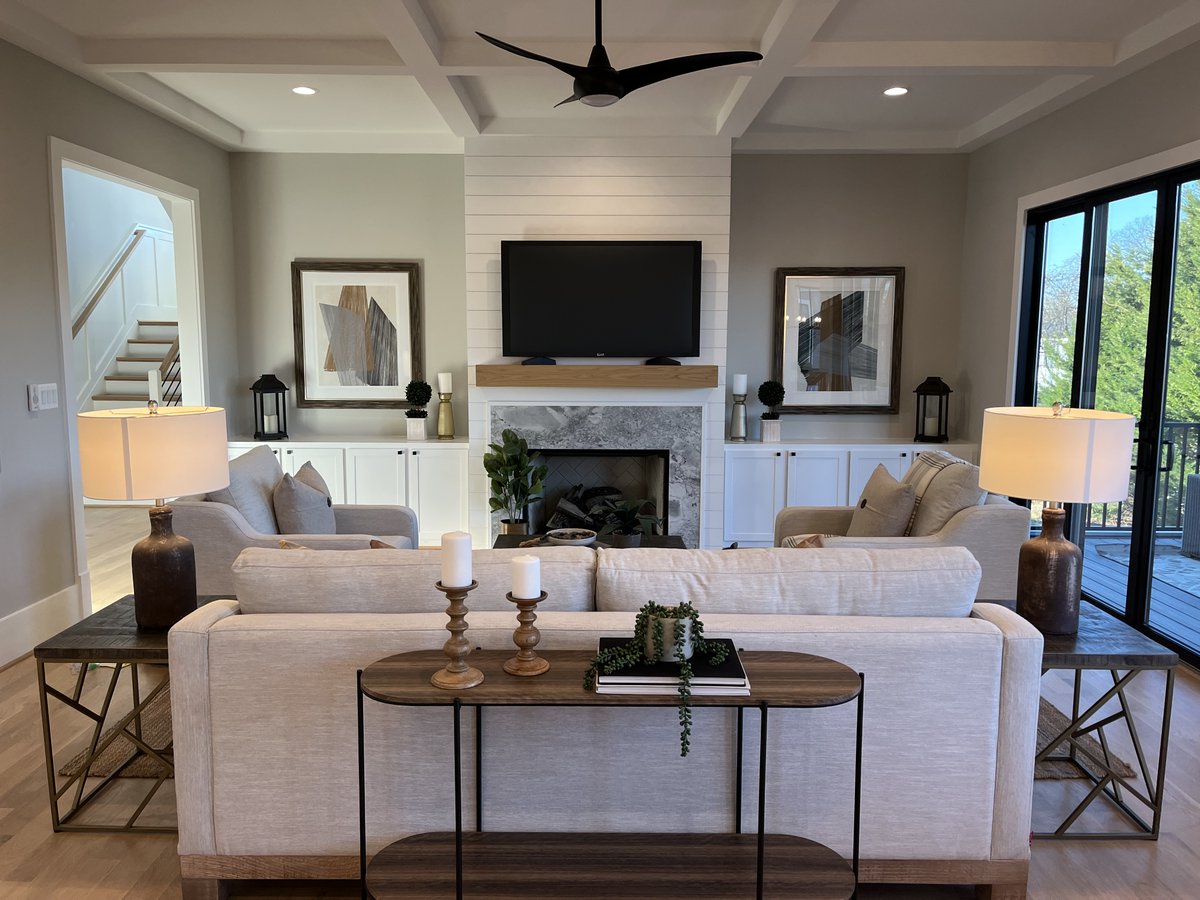 StagedInterior's tweet image. Be on the lookout for this new home in McLean, VA!

Interested in staging your property?
Use this link to get a QUICK QUOTE.
stagedinterior.com/quickquote
📞 703-261-7026

#homestaging #stagedinterior #staging #stagedtosellhome