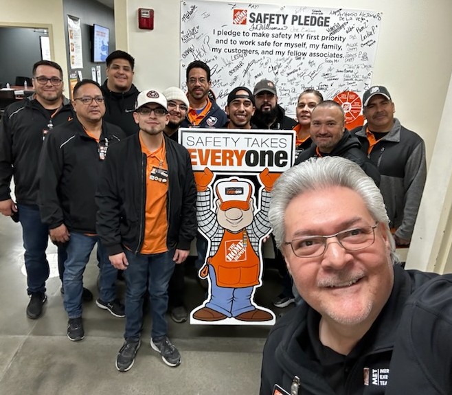 All about SAFETY here with 8523 MET Team! #SafetyFirst #METsafety #SAFETYmatters <a href="/Yolanda_8523/">Yolanda ASDS 8523</a> <a href="/DianaSundermann/">Diana Sundermann</a> <a href="/InFocus_8523/">Infocus_8523</a> @Fuerstenberg15