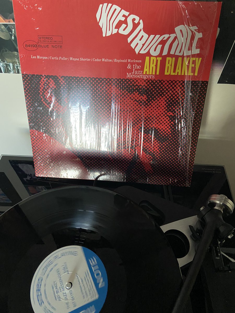 RobertB43131715's tweet photo. #nowplaying one of the very best #messenger sets and line ups. @bluenote brilliant 80 series reissue . #artblakey #leemorgqn #curtisfuller #wayneshorter #cedarwalton #reginaldworkman #jazz #vinylrecords https://t.co/iX9tvXq8uH