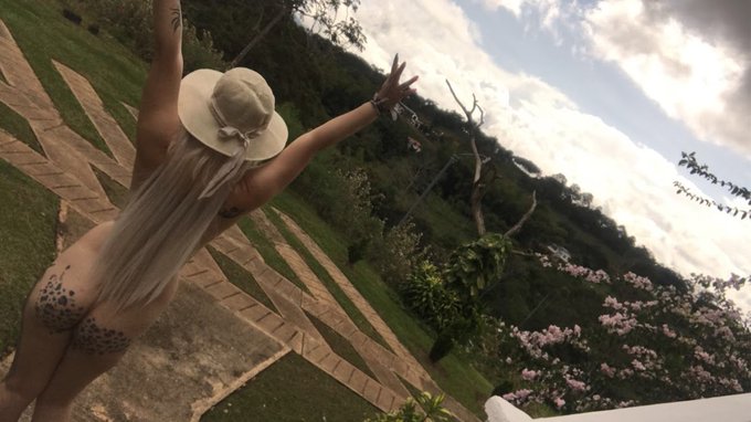 hola chicos  estar&eacute;  modo vacaciones  nos veremos  1 febrero con mas  energ&iacute;as  espero verlos  pronto<a href="/tag/captainamerica"class="tags"><span>#captainamerica</span></a><a href="/tag/bonga"class="tags"><span>#bonga</span></a><a href="/tag/onlyfans"class="tags"><span>#onlyfans</span></a><a href="/tag/brendanfraser"class="tags"><span>#brendanfraser</span></a>