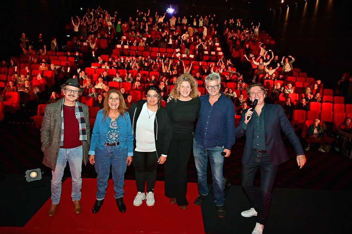 festival2val's tweet photo. ✨Présenté en AVP Hors Compétition en Film de Clôture du 12e #festival2cinema en présence de #AbbesZahmani, de #TassaditMandi, de #MelhaBedia, de la réalisatrice #BayaKasmi et du coscénariste #MichelLeclerc, la comédie #YOUSSEFSALEMADUSUCCÈS est en salle !
@TandemTM https://t.co/H6ZAFz8uwK