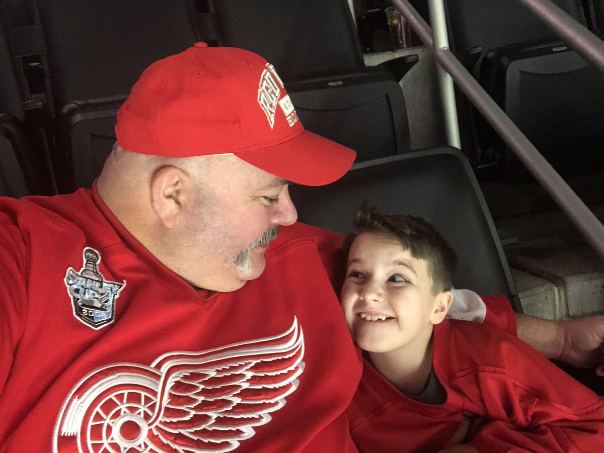 nkyfirepio's tweet photo. A great birthday weekend for Mickey wasn’t going to be dampened by car troubles! Wings lost, Mickey-Papa Win! https://t.co/nLMGq3wZgr
