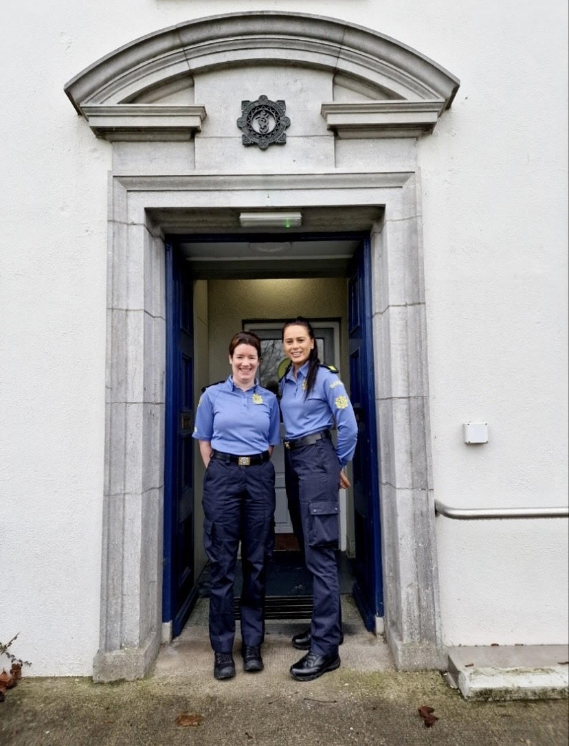 A woman in distress recently arrived to Trim Garda Station carrying her 3 month old baby who was unresponsive.

Garda Dugdale &amp; Garda Murray performed CPR &amp; the baby regained consciousness. Paramedics soon arrived.

Both baby and mother are now doing well.

#KeepingPeopleSafe