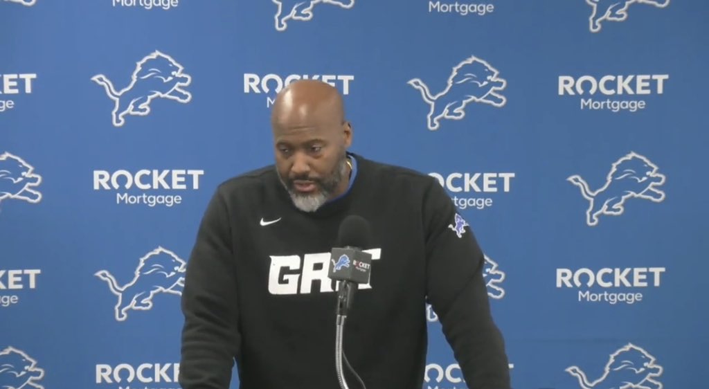 DetLionBlood's tweet image. Put the crewneck in the team shop ASAP. @Lions