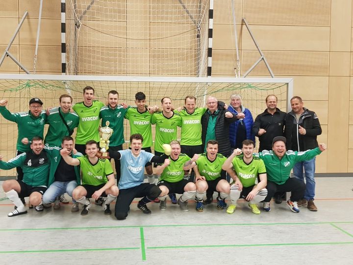 FGlaubitzAvacon's tweet photo. Die von Avacon unterstützten Bezirksliga-Fußballer des TSV Luthe haben am vergangenen Wochenende die Wunstorfer Hallenstadtmeisterschaft gewonnen. 

Wir sagen herzlichen Glückwunsch an das starke Team! FG https://t.co/5bfzmEcSVL