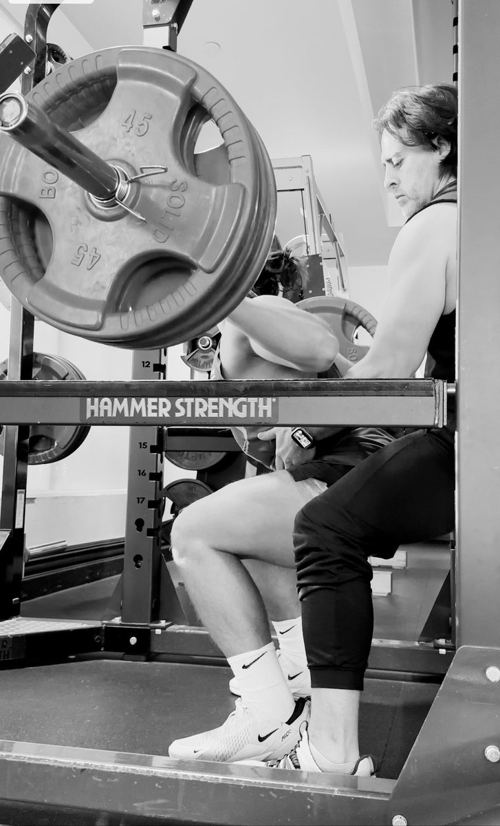 BostonWren_24's tweet image. Full squats, that’s how to develop running back power. Did I get deep enough? #nevernotworking #2aDays