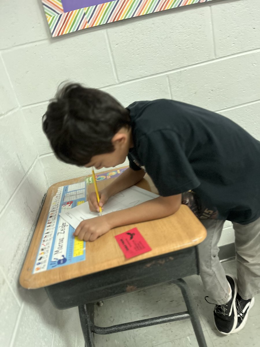 GreatDayatSJ's tweet photo. The students in Ms. Sibcy’s class completed a 7 Mindsets Lesson where they learned about how to grow through life. The read The Book of Mistakes and talked about how we can turn our mistakes into artwork. #greatdayatsj #successatjcss https://t.co/kizHJdwZgX